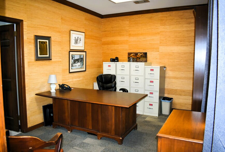 More Photos Of 557-559 S Lawrence St, Montgomery Office For Sale
