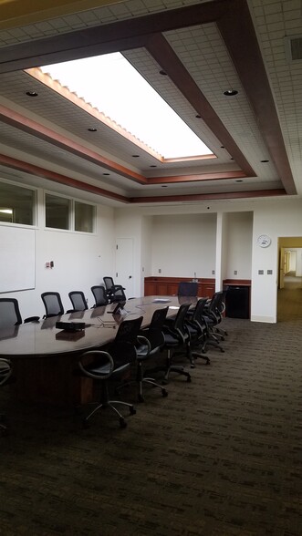More Photos Of 470 W Hanes Mill Rd, Winston-Salem Office For Lease