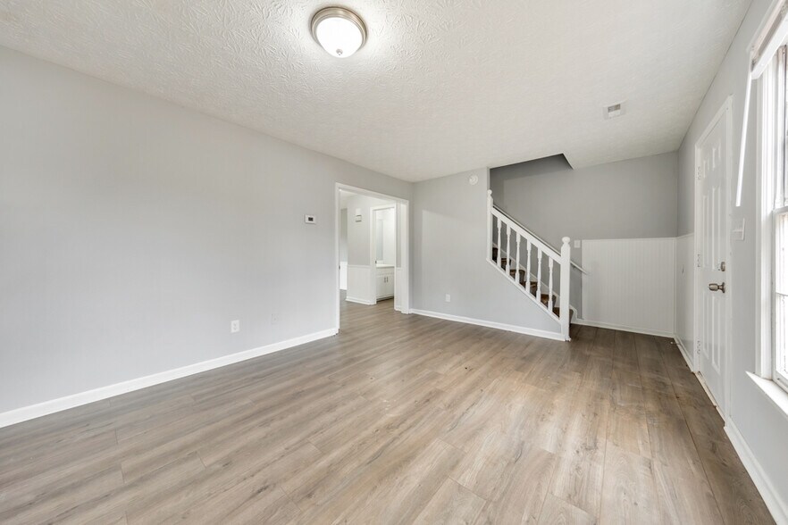 More Photos Of 122 Toby Springs Ln, McDonough Apartments For Sale