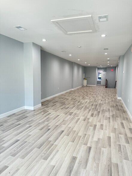 More Photos Of 326 N Howard St, Baltimore Storefront Retail Office For Lease