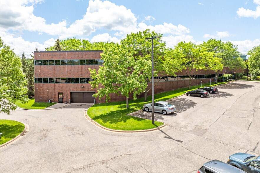 More Photos Of 3535 Vadnais Center Dr, Vadnais Heights Medical For Lease