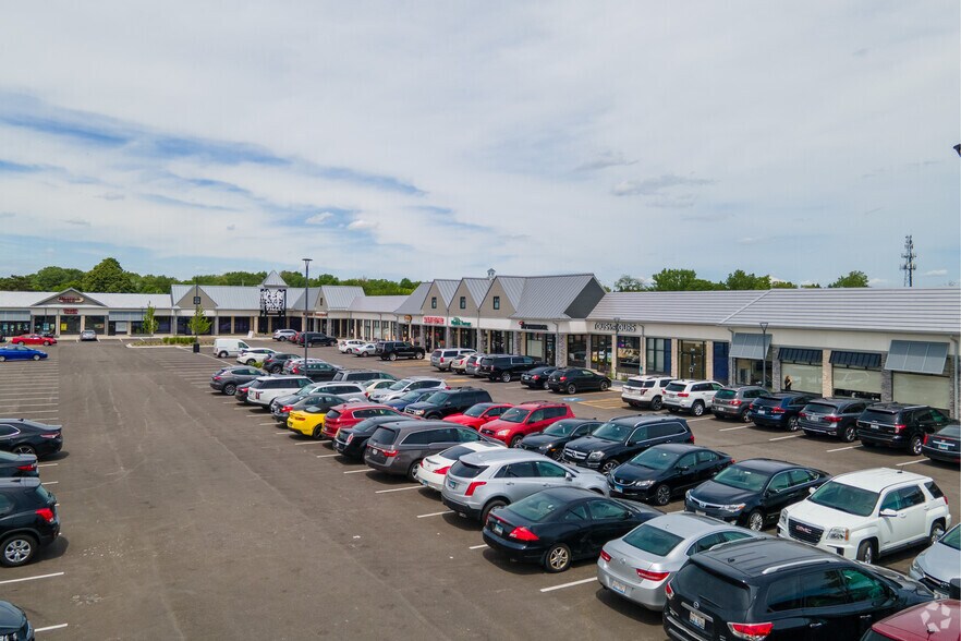 More Photos Of 1512 N Naper Blvd, Naperville General Retail For Lease