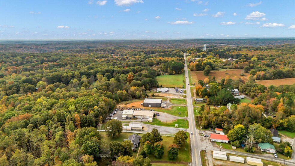 More Photos Of 4842 Highway 100, Lyles Restaurant For Lease