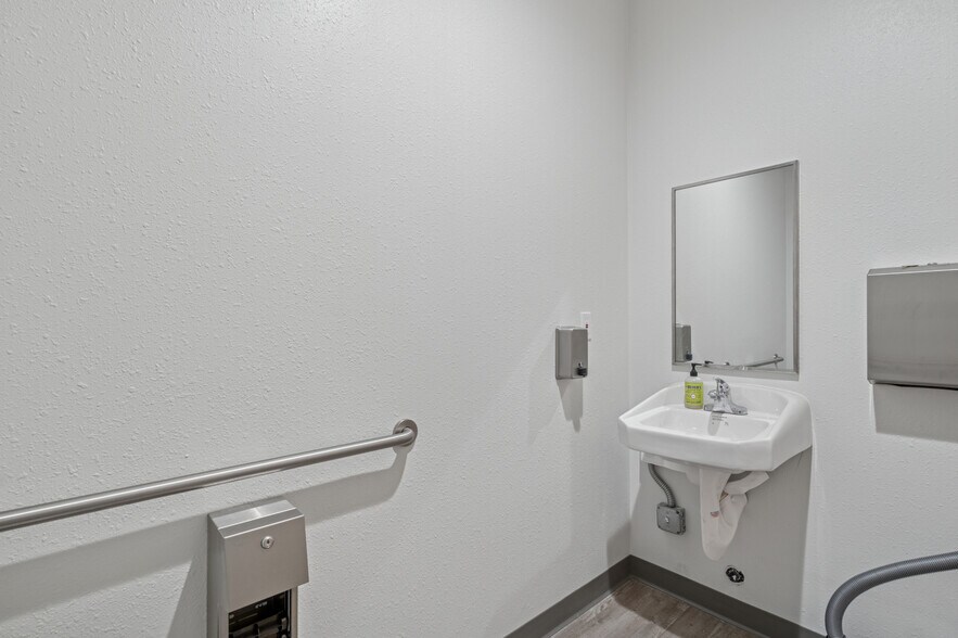More Photos Of 1375 Logan Ave, Costa Mesa Warehouse For Sale