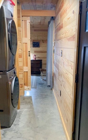 More Photos Of 1136 Arlie Moore Rd, Bismarck Hotel For Sale