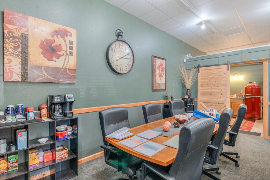 More Photos Of 64670 Strickler Ave, Bend Storefront For Sale