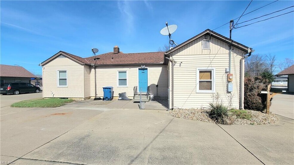 More Photos Of 3537 Liberty Ave, Vermilion Hotel For Sale