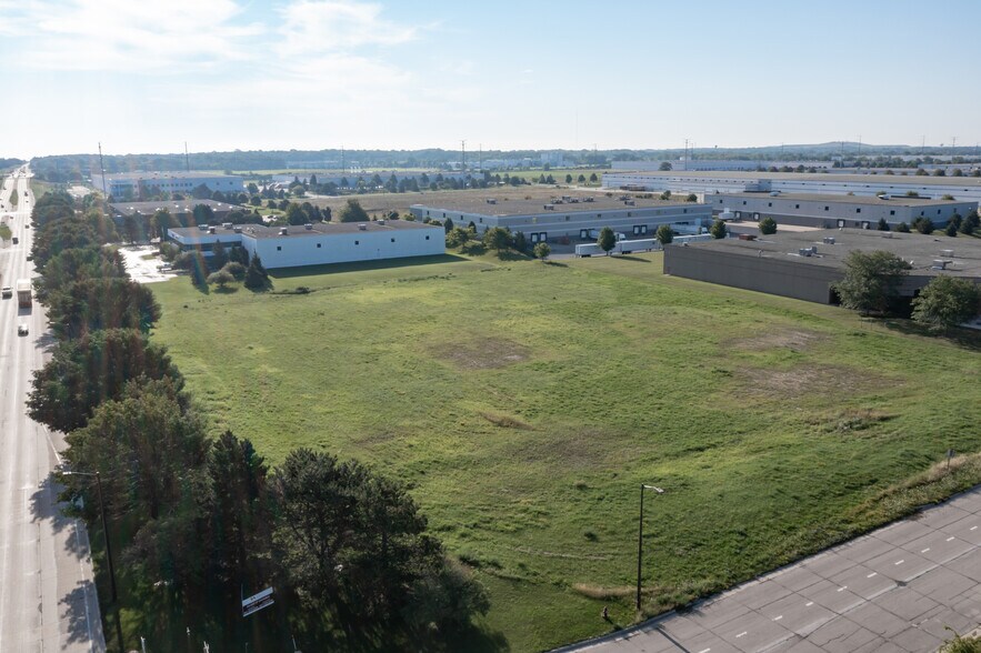 More Photos Of SEC 86th Avenue & Lakeview Pky, Pleasant Prairie Warehouse For Lease