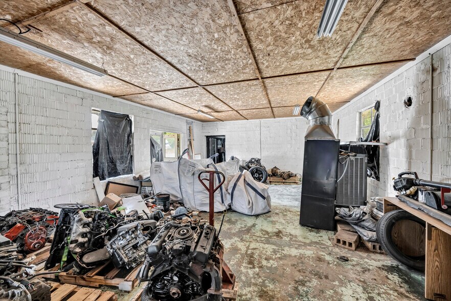 More Photos Of 1177 Richtex Rd, Winnsboro Showroom For Sale