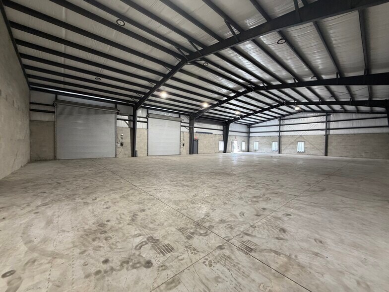 More Photos Of 1850 Whitfield Ave, Sarasota Industrial For Lease