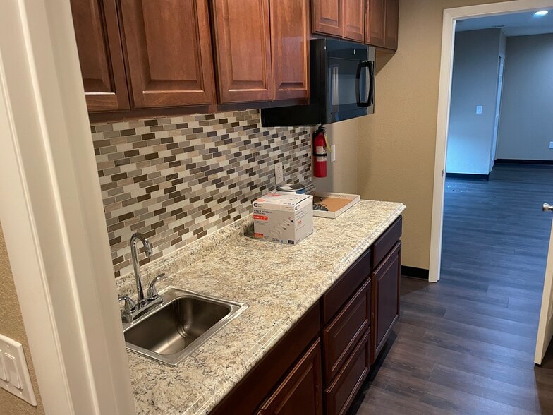 More Photos Of 6301 E 71st Ave, Commerce City Warehouse For Sale