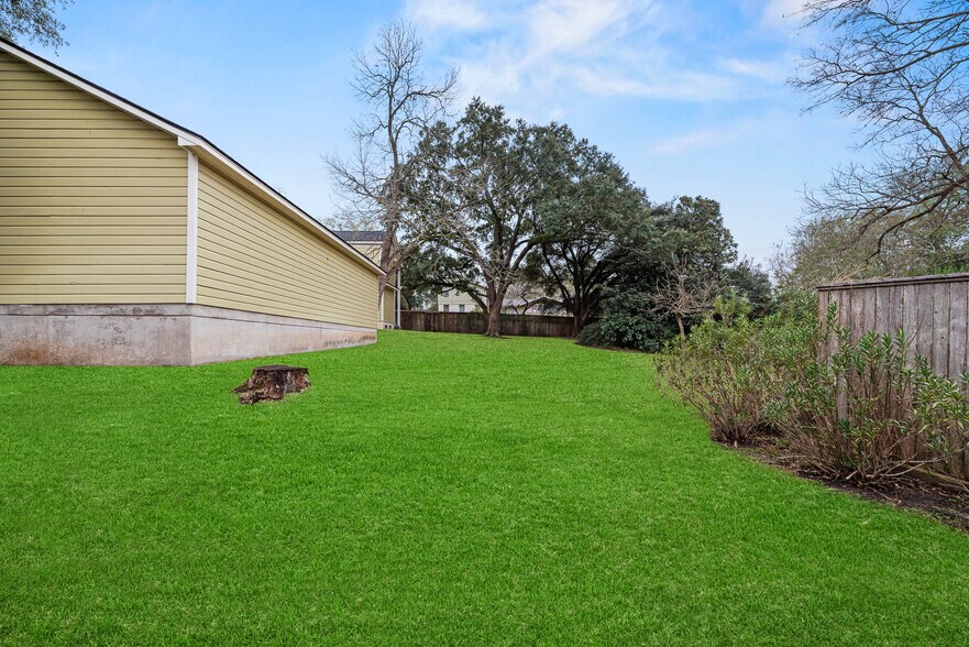 More Photos Of 1106 Avenue O, Huntsville Office Residential For Sale