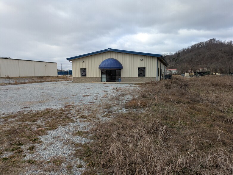 Primary Photo Of 152 Judge Don Lewis Blvd, Elizabethton Industrial For Lease