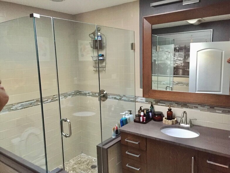 More Photos Of 3129 Perry Ave, Bronx General Retail For Sale