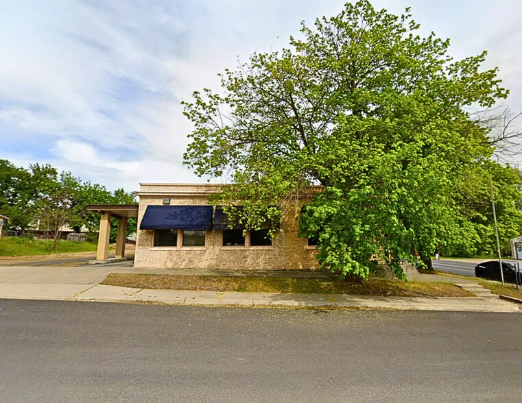 More Photos Of 101 Market st, Latah Bank For Sale