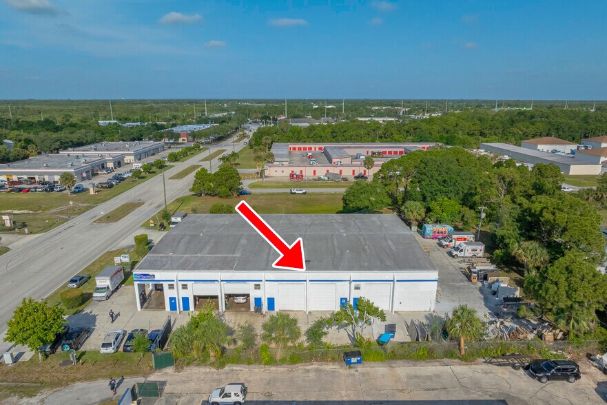 More Photos Of 1593 SE Village Green Dr, Port Saint Lucie Warehouse For Lease