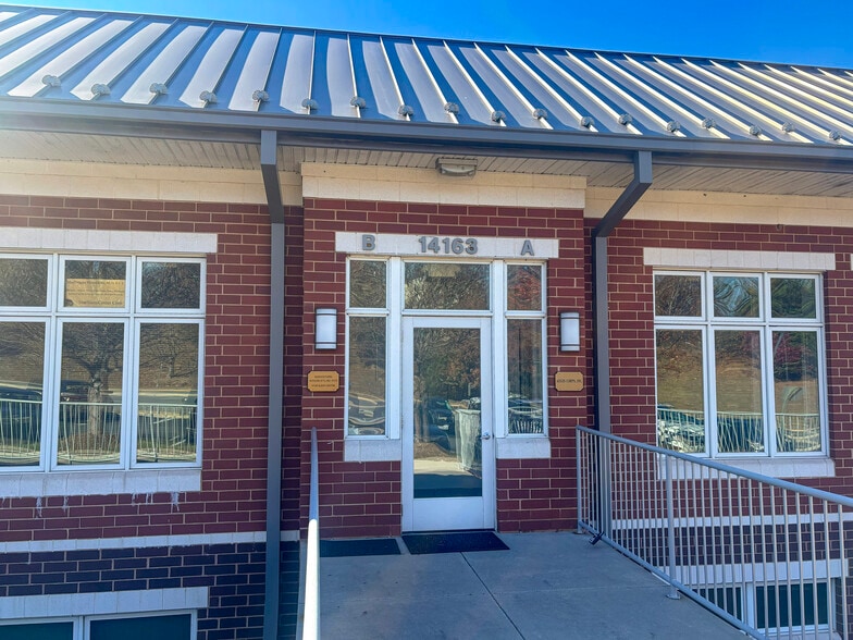 More Photos Of 14111-14165 Robert Paris Ct, Chantilly Office For Sale