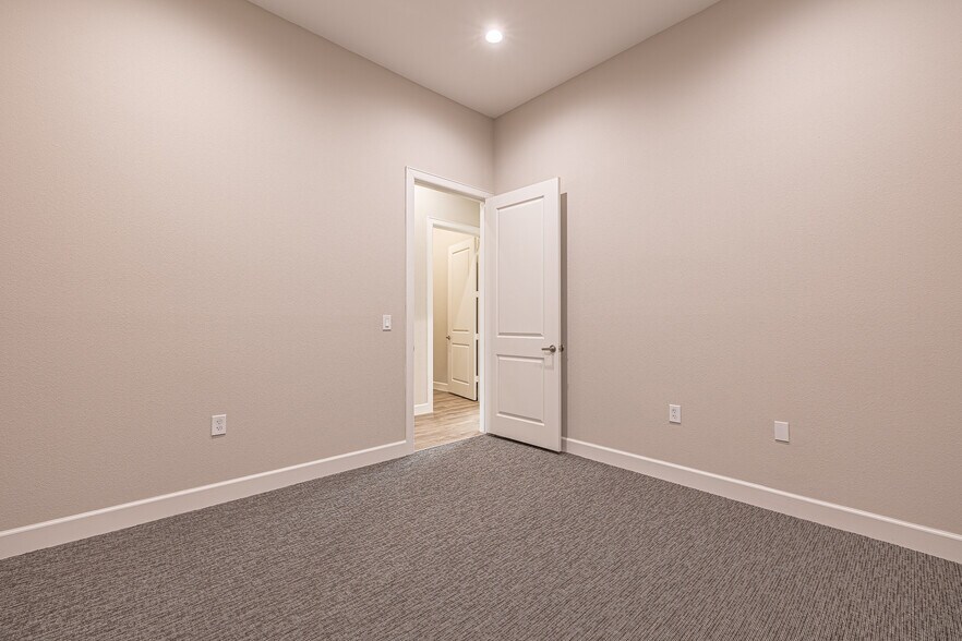 More Photos Of 4220 Cartwright Rd, Missouri City Medical For Sale