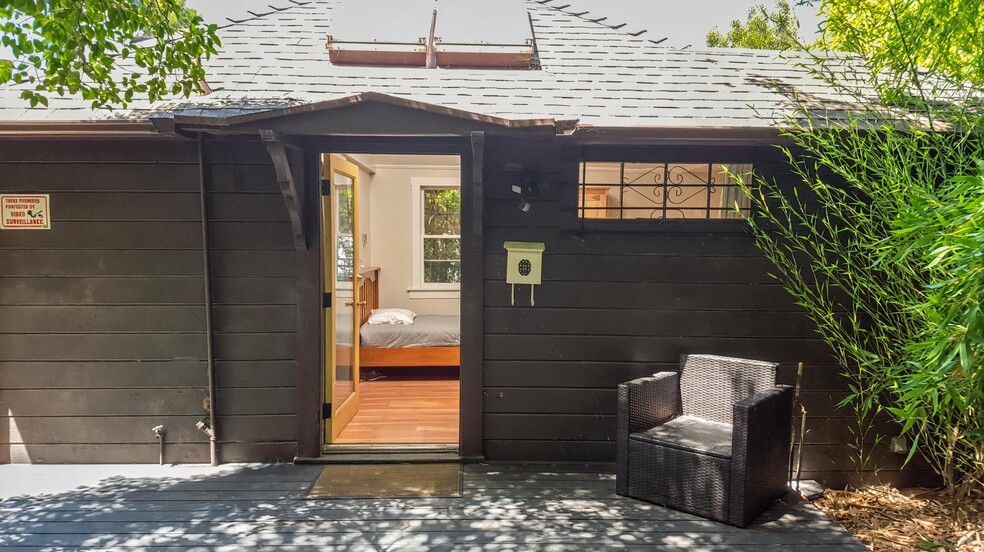 More Photos Of 2633 Regent St, Berkeley Dormitory For Sale