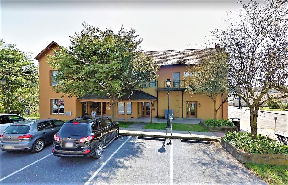 More Photos Of 78 S Courtland St, East Stroudsburg Office For Lease