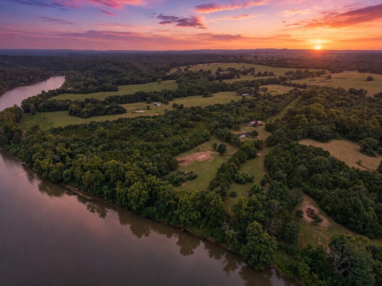 More Photos Of 29668 Farm Road 1268, Golden Land For Sale