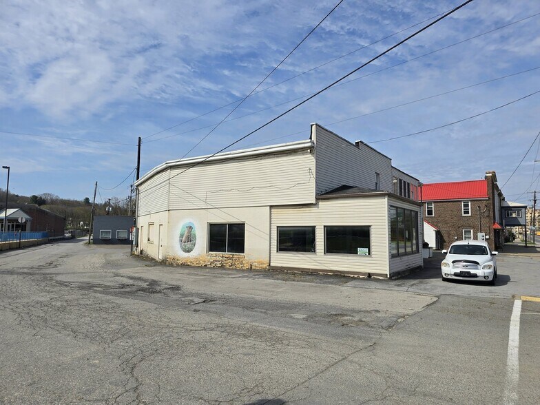 More Photos Of 547-549 E Mahoning St, Punxsutawney Storefront Retail Residential For Sale