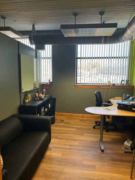 More Photos Of 2303 Charles St, Rockford Loft Creative Space For Sale