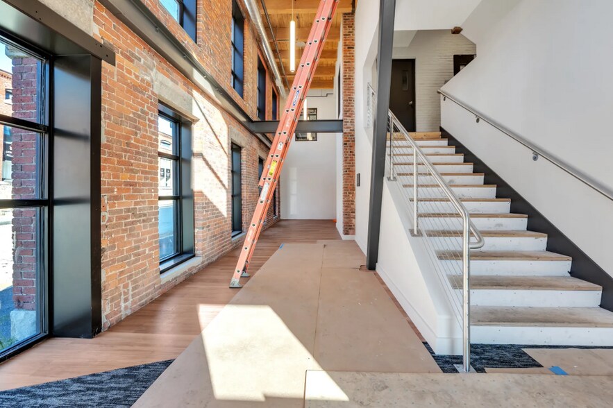 More Photos Of 100 Prescott St, Worcester Warehouse For Lease