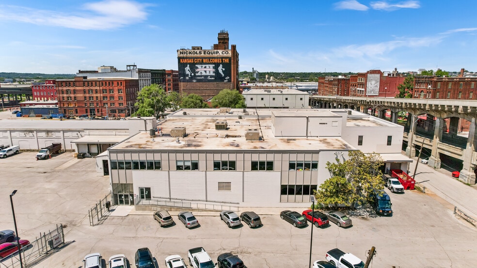 More Photos Of 1215 W 12th St, Kansas City Flex For Lease