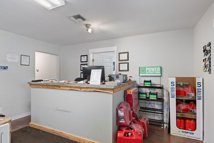 More Photos Of 3275 S Florida Ave, Inverness Office For Sale