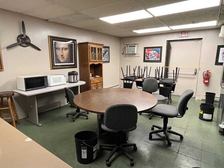 More Photos Of 343 Elk St, Buffalo Warehouse For Lease