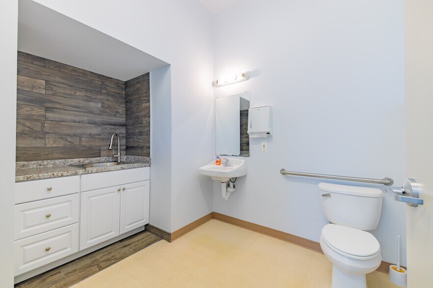 More Photos Of 10484 Citation Dr, Brighton Medical For Sale