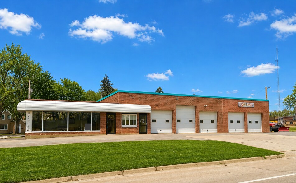 Primary Photo Of 1401 SE Broadway Ave, Albert Lea Self Storage For Sale