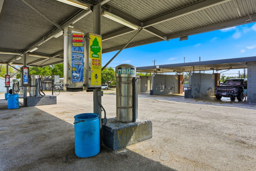 More Photos Of 2703 Vance Jackson Rd, San Antonio Carwash For Sale