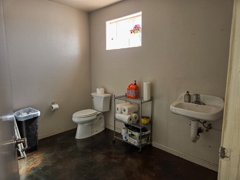 More Photos Of 4300 N State St, Ukiah Flex For Sale