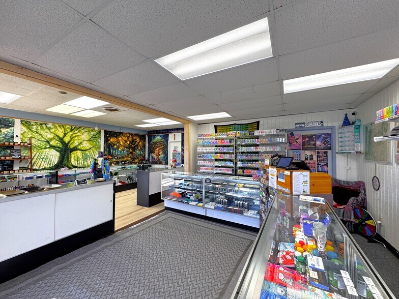 More Photos Of 1240 Chetco Ave, Brookings General Retail For Sale