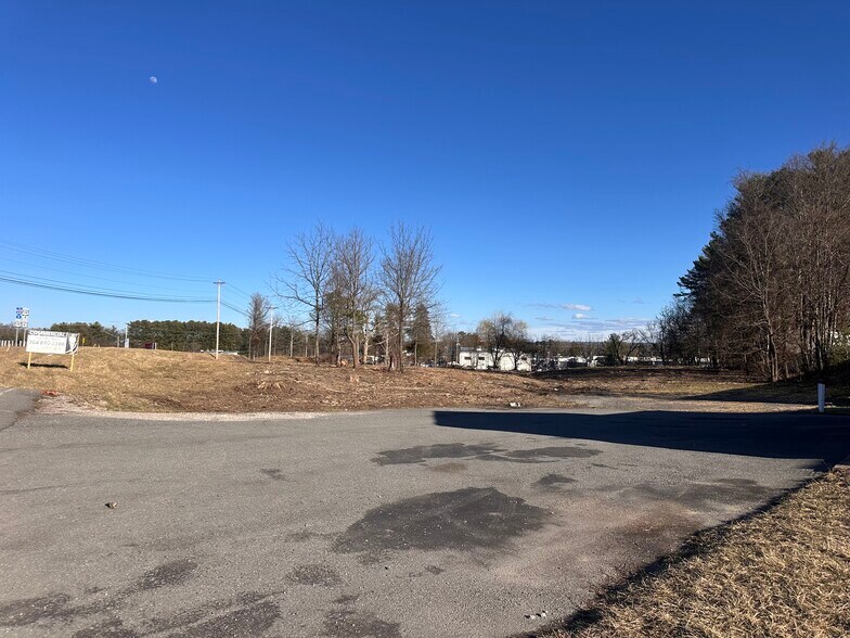 More Photos Of 346 Rural Acres Dr, Beckley Showroom For Sale