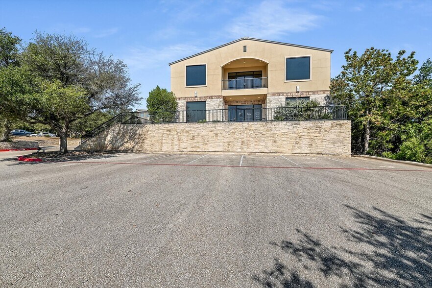 More Photos Of 7 Lakeway Centre Ct N, Lakeway Office For Lease