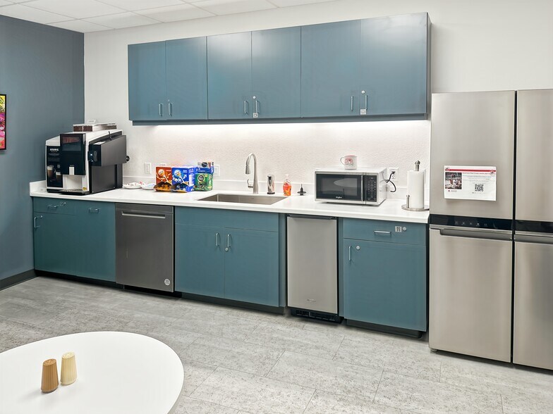More Photos Of 5055 E Broadway Blvd, Tucson Coworking Space