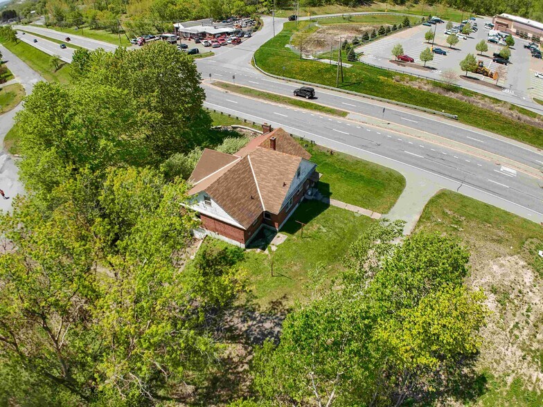 More Photos Of 1499 S State St, North Adams Distribution For Sale