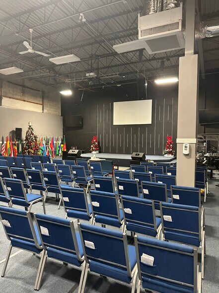 More Photos Of 52 Connecticut Ave, South Windsor Light Manufacturing For Lease