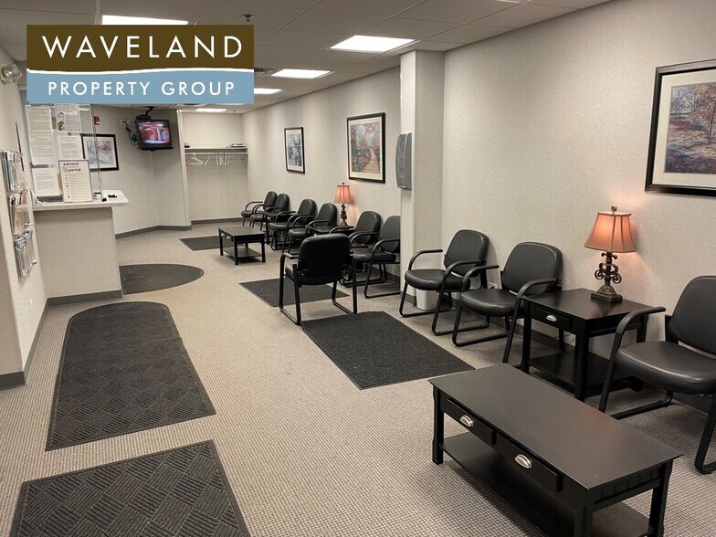 More Photos Of 2350 Royal Blvd, Elgin Medical For Lease