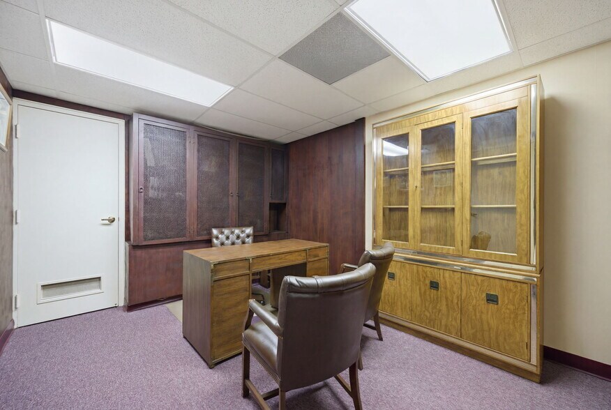 More Photos Of 1811 Bayshore Gardens Pky, Bradenton Medical For Sale