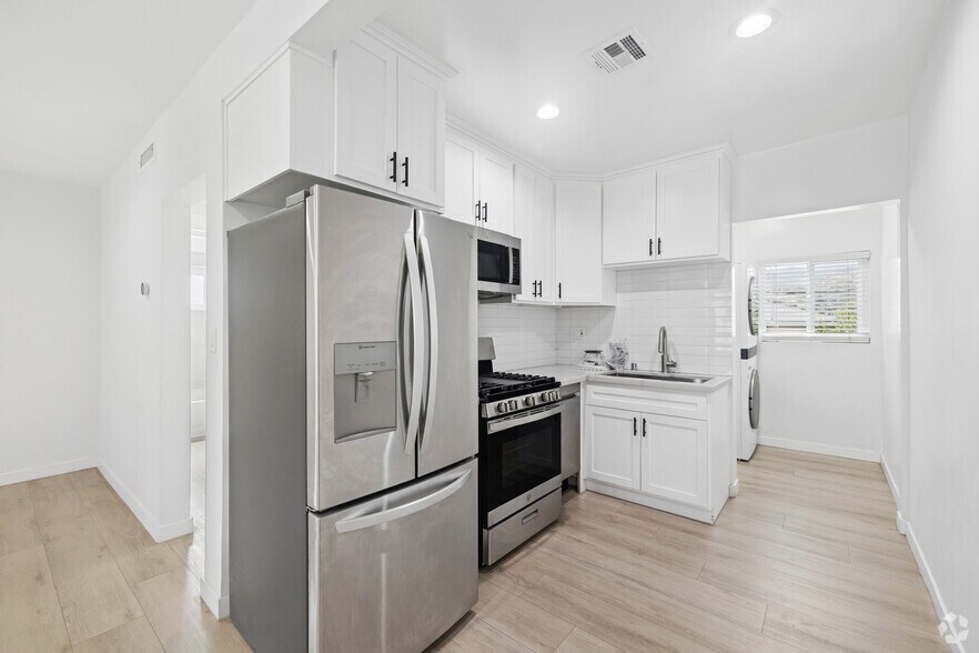 More Photos Of 7323 Valmont St, Tujunga Apartments For Sale