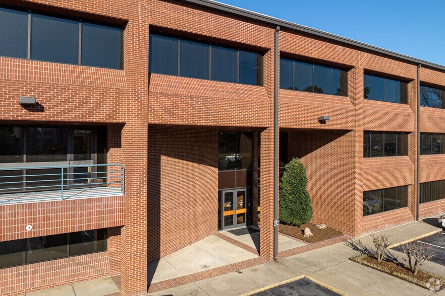 More Photos Of 320 Executive Ct, Little Rock Medical For Lease
