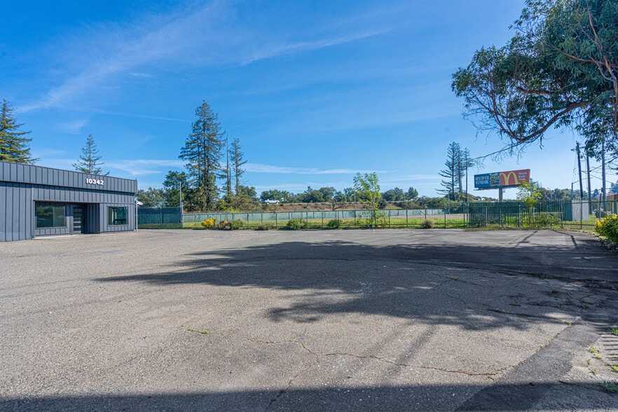 More Photos Of 10342 Old Redwood Hwy, Windsor Warehouse For Sale