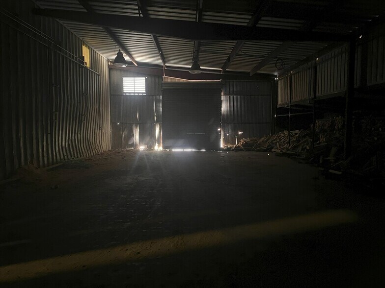 More Photos Of 422 Bay St, Heidelberg Manufacturing For Lease