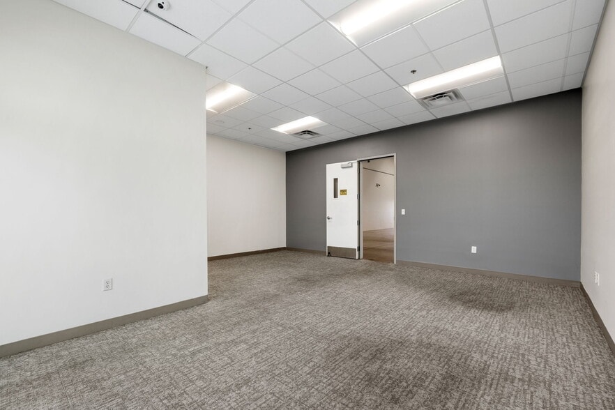 More Photos Of 777 W Pinnacle Peak Rd, Phoenix Unknown For Lease