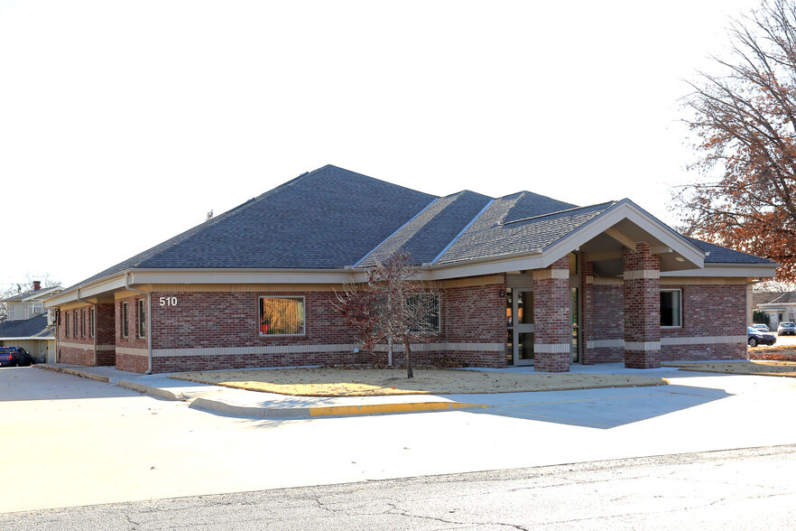 Primary Photo Of 510 SE Delaware Ave, Bartlesville Office For Sale