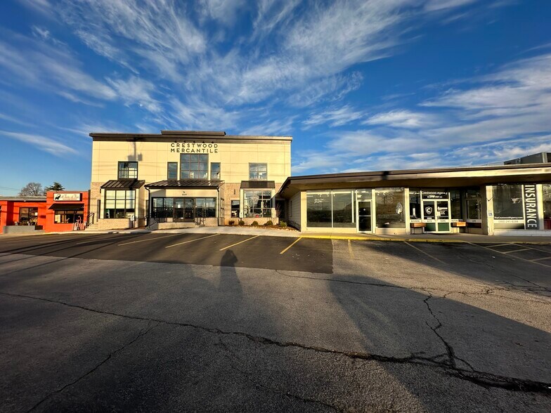 More Photos Of 6535-6549 W Highway 22, Crestwood Freestanding For Lease